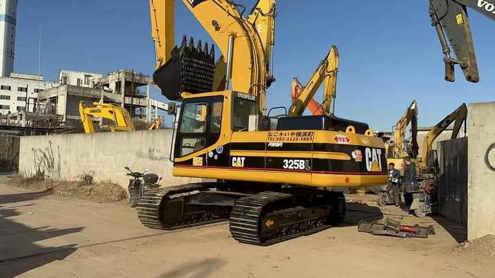 Budget-Friendly Cat 325BL Excavator| Original Parts, No Major Repairs, Global Shipping Available! - Lánctalpas kotró: 2 kép. Budget-Friendly Cat 325BL Excavator| Original Parts, No Major Repairs, Global Shipping Available! - Lánctalpas kotró: 2 kép.