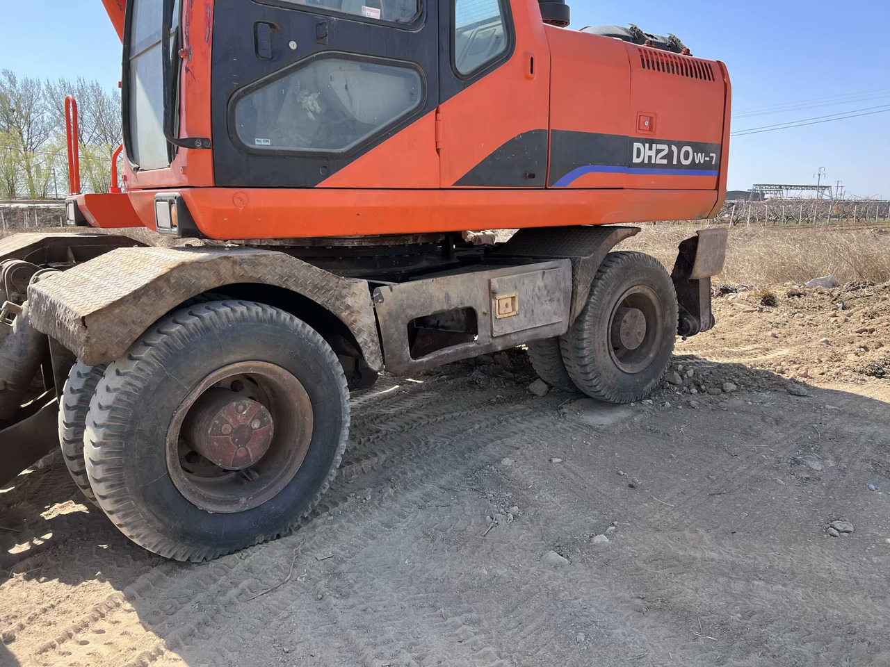 Gumikerekes kotró DOOSAN 210w-7 [ Copy ] [ Copy ] [ Copy ] [ Copy ] [ Copy ]: 30 kép.