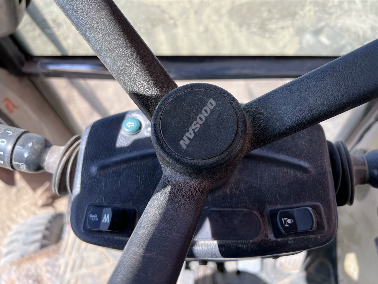 Gumikerekes kotró DOOSAN 210w-7 [ Copy ] [ Copy ] [ Copy ] [ Copy ] [ Copy ]: 36 kép.