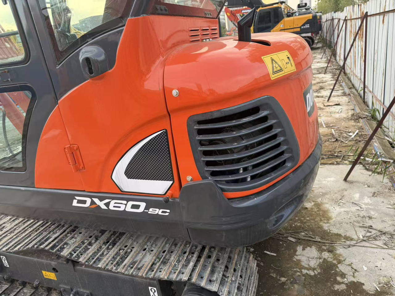 DOOSAN Used large Doosan DX60 excavators, original DX60 used excavators, 6-ton DX60 hydraulic excavators, best-selling at low prices. - Minikotró: 3 kép. DOOSAN Used large Doosan DX60 excavators, original DX60 used excavators, 6-ton DX60 hydraulic excavators, best-selling at low prices. - Minikotró: 3 kép.