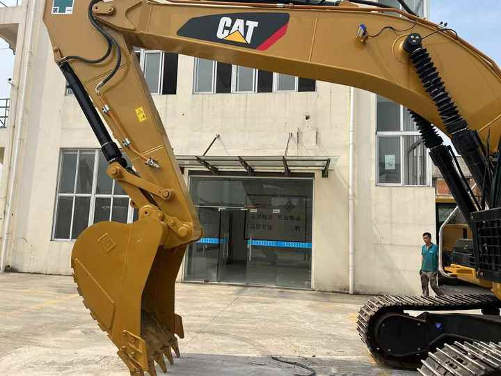 Good Condition Used CAT Excavator Japan 330D Original Used Excavator Cat 330D in Stock - Lánctalpas kotró: 5 kép. Good Condition Used CAT Excavator Japan 330D Original Used Excavator Cat 330D in Stock - Lánctalpas kotró: 5 kép.