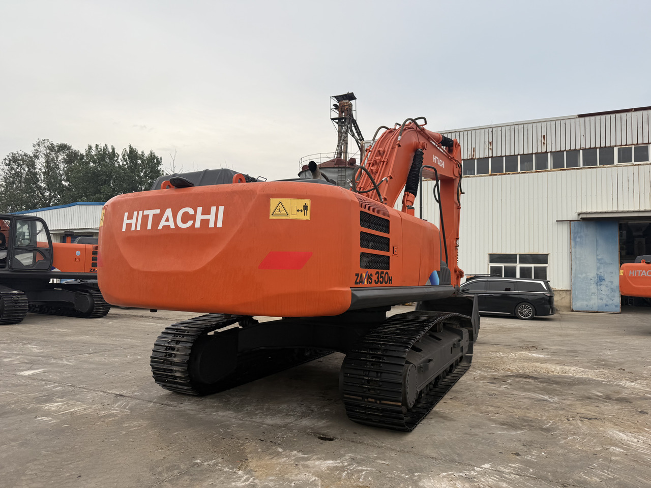HITACHI 350-5g - Lánctalpas kotró: 5 kép. HITACHI 350-5g - Lánctalpas kotró: 5 kép.