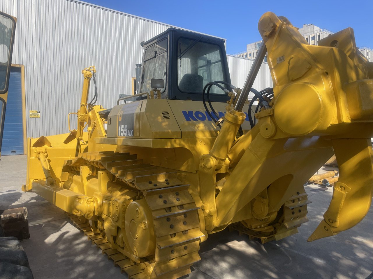 KOMATSU D155-5 - Buldózer: 2 kép. KOMATSU D155-5 - Buldózer: 2 kép.