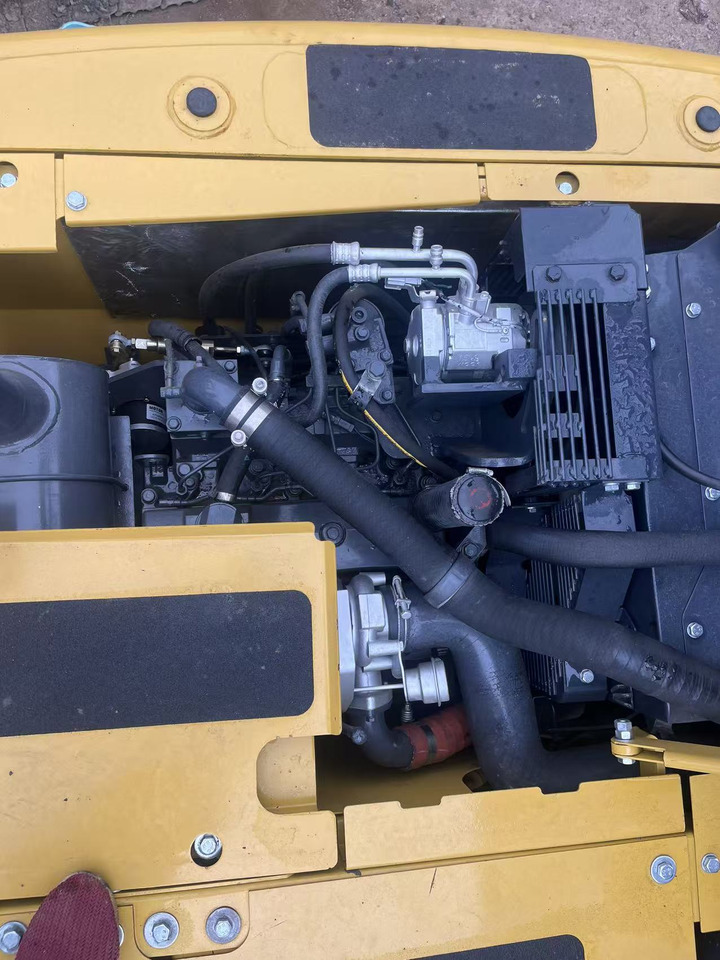 KOMATSU PC130 lízing KOMATSU PC130: 8 kép.