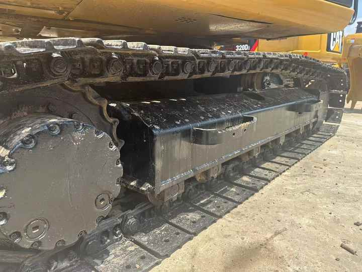 Lánctalpas kotró Low Working Time CAT 312D2 Excavator Caterpillar Used 15ton Cat312D2 No Reviews yet: 6 kép.