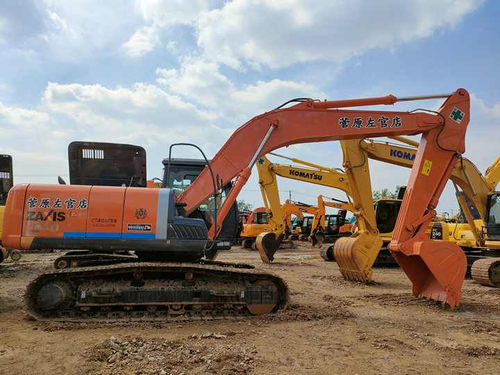 Original Japan Hitachi ZX240 Excavator Hitachi Excavator in Low Price for Hot Sale - Lánctalpas kotró: 4 kép. Original Japan Hitachi ZX240 Excavator Hitachi Excavator in Low Price for Hot Sale - Lánctalpas kotró: 4 kép.