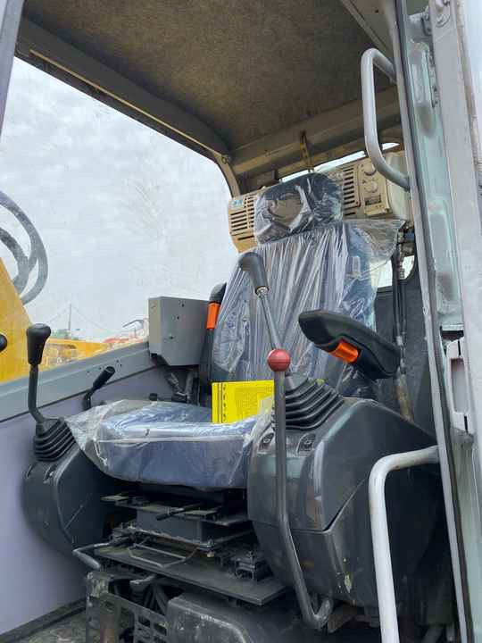 Professional komatsu Excavator Pc128 , Used komatsu Pc128us Digger , Komatsu Pc120 Pc130 - Kotrógép: 3 kép. Professional komatsu Excavator Pc128 , Used komatsu Pc128us Digger , Komatsu Pc120 Pc130 - Kotrógép: 3 kép.