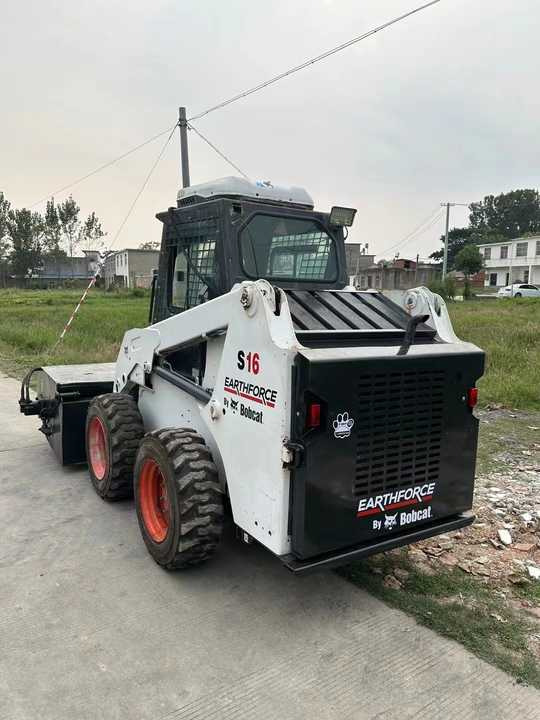 Used Bob Cat Bob Cat S16 Used Mini Skid Steer Wheel Loader Multifunctional Track Loaders Bobcat S16 2.7 Ton - Mini homlokrakodó: 4 kép. Used Bob Cat Bob Cat S16 Used Mini Skid Steer Wheel Loader Multifunctional Track Loaders Bobcat S16 2.7 Ton - Mini homlokrakodó: 4 kép.