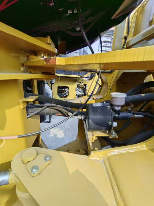 Gumikerekes homlokrakodó Used CAT 966h Wheel Loader Original Cheap Used Wheel Loader CAT  950 966 Wheel Loaders for Sale: 6 kép.