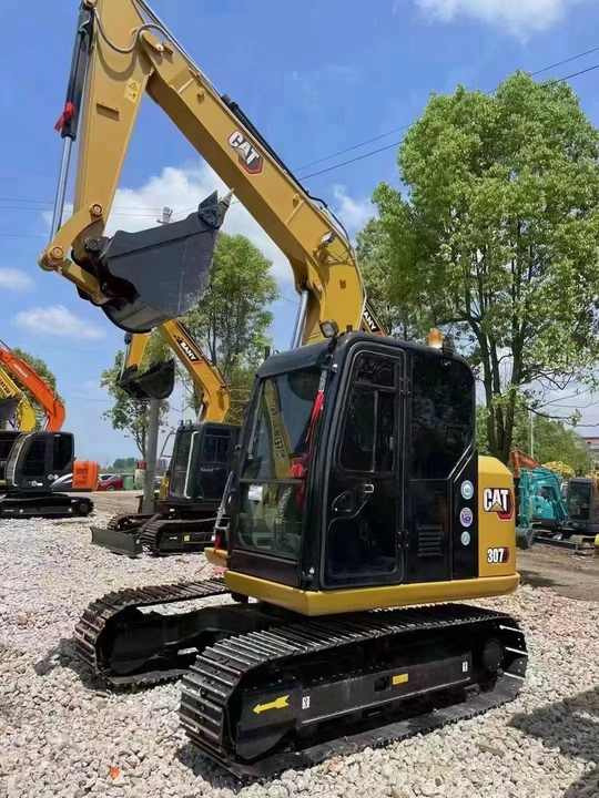 Used Cat 307 Mini Excavator - Kotrógép: 2 kép. Used Cat 307 Mini Excavator - Kotrógép: 2 kép.