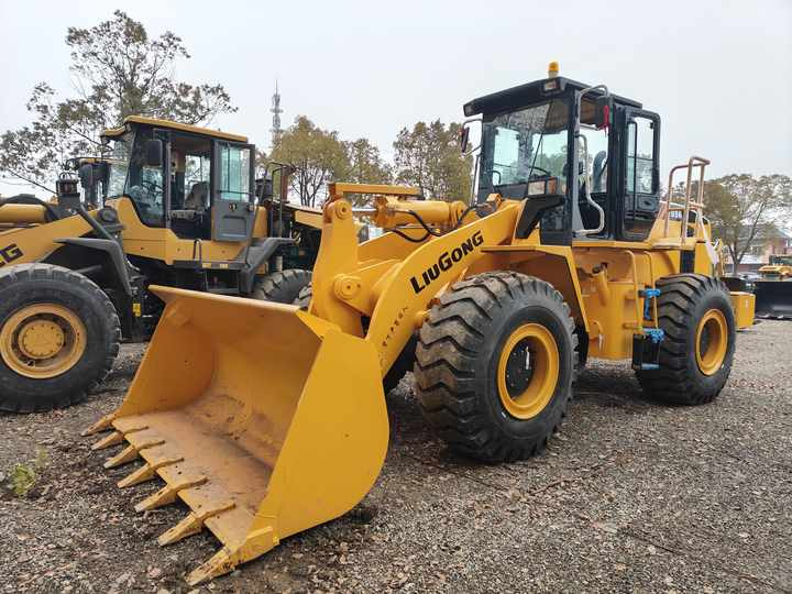 Used China Brand Wheel Loader Liugong Clg 856 Loader for Sale - Gumikerekes homlokrakodó: 2 kép. Used China Brand Wheel Loader Liugong Clg 856 Loader for Sale - Gumikerekes homlokrakodó: 2 kép.