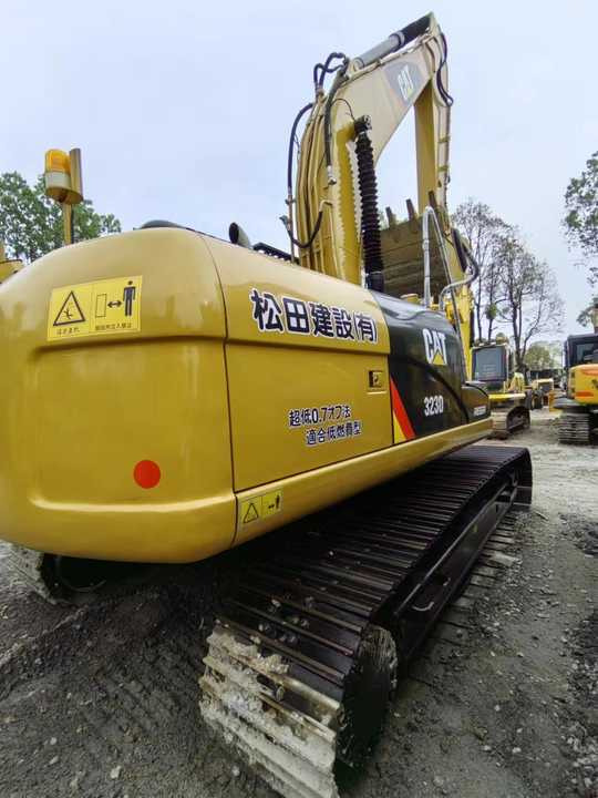 Used Digger CAT 323DL Construction Machinery Construction Digger Used CAT 323DL Cheap Excavator - Lánctalpas kotró: 4 kép. Used Digger CAT 323DL Construction Machinery Construction Digger Used CAT 323DL Cheap Excavator - Lánctalpas kotró: 4 kép.