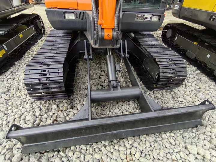 Used Digger DOOSAN DX60 Construction Machinery Construction Digger Used DOOSAN DX60 Cheap Excavator - Lánctalpas kotró: 4 kép. Used Digger DOOSAN DX60 Construction Machinery Construction Digger Used DOOSAN DX60 Cheap Excavator - Lánctalpas kotró: 4 kép.