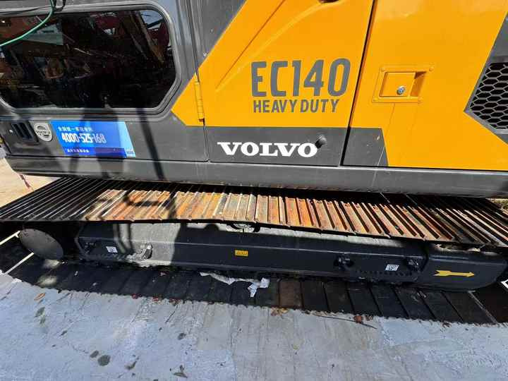 Used Digger VOLVO EC140 Construction Machinery Construction Digger Used VOLVO EC140 Cheap Excavator - Lánctalpas kotró: 5 kép. Used Digger VOLVO EC140 Construction Machinery Construction Digger Used VOLVO EC140 Cheap Excavator - Lánctalpas kotró: 5 kép.