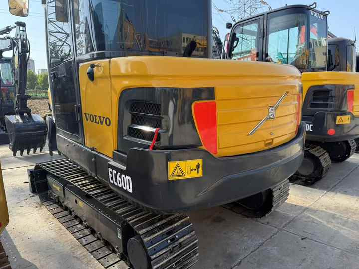 Used Digger VOLVO EC60D Construction Machinery Construction Digger Used VOLVO EC60D Cheap Excavator - Minikotró: 3 kép. Used Digger VOLVO EC60D Construction Machinery Construction Digger Used VOLVO EC60D Cheap Excavator - Minikotró: 3 kép.