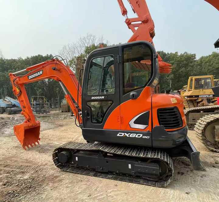 Used Excavator Doosan DX60-9 Excavators Mini Equipment Earth Moving Machinery Doosan Digger Excavator for Sale - Kotrógép: 1 kép. Used Excavator Doosan DX60-9 Excavators Mini Equipment Earth Moving Machinery Doosan Digger Excavator for Sale - Kotrógép: 1 kép.