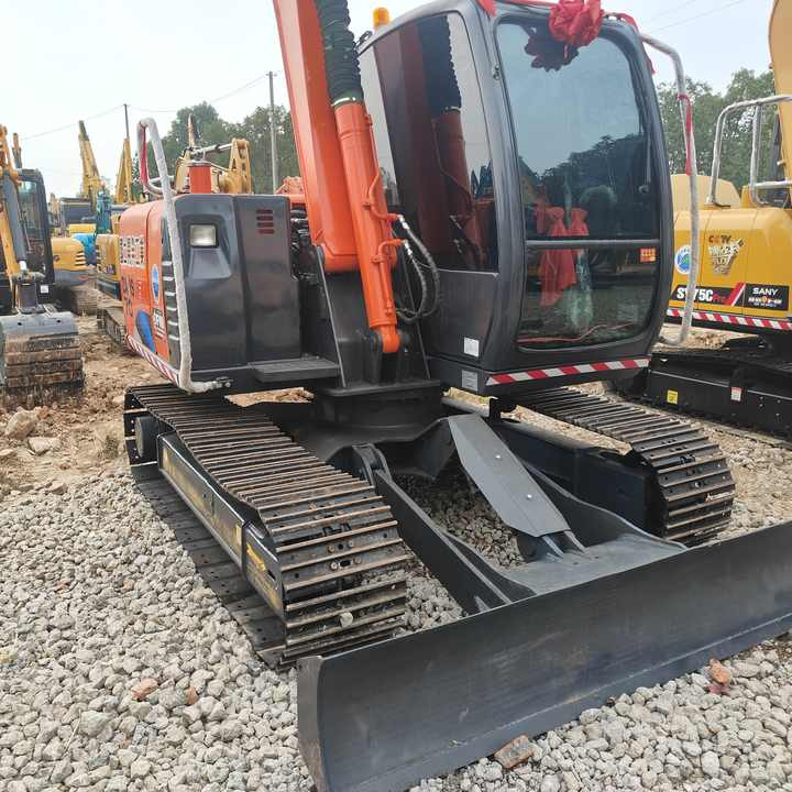 Used HITACHI ZX-70 - Kotrógép: 2 kép. Used HITACHI ZX-70 - Kotrógép: 2 kép.