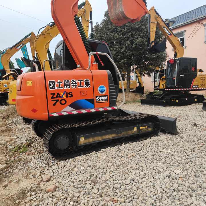 Used HITACHI ZX-70 - Kotrógép: 1 kép. Used HITACHI ZX-70 - Kotrógép: 1 kép.