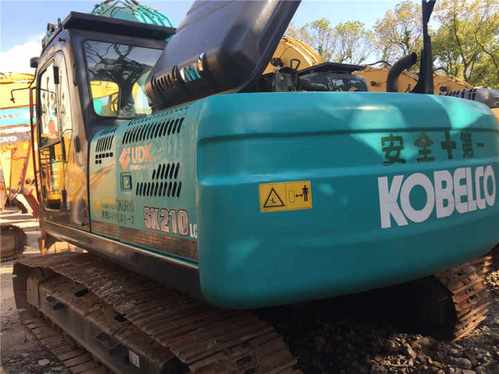 Used High-quality Original Japan Kobelco SK210-8 Crawler Excavator in Hefei - Kotrógép: 5 kép. Used High-quality Original Japan Kobelco SK210-8 Crawler Excavator in Hefei - Kotrógép: 5 kép.
