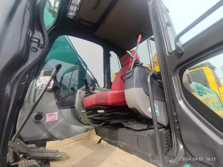 Used Japan Brand Kobelco SK260-8 Hydraulic Digger High Quality Kobelco Sk200 260 Crawler Excavator in Stock on Sale - Kotrógép: 4 kép. Used Japan Brand Kobelco SK260-8 Hydraulic Digger High Quality Kobelco Sk200 260 Crawler Excavator in Stock on Sale - Kotrógép: 4 kép.