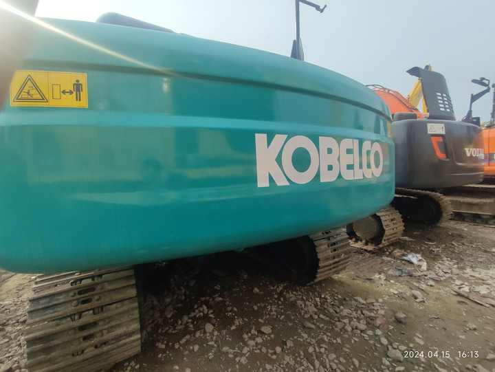 Used Japan Brand Kobelco SK260-8 Hydraulic Digger High Quality Kobelco Sk200 260 Crawler Excavator in Stock on Sale - Kotrógép: 3 kép. Used Japan Brand Kobelco SK260-8 Hydraulic Digger High Quality Kobelco Sk200 260 Crawler Excavator in Stock on Sale - Kotrógép: 3 kép.