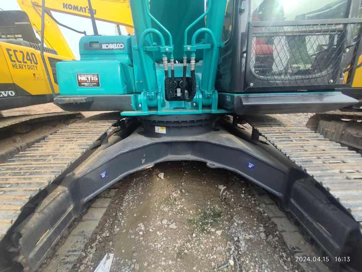 Used Japan Brand Kobelco SK260-8 Hydraulic Digger High Quality Kobelco Sk200 260 Crawler Excavator in Stock on Sale - Kotrógép: 5 kép. Used Japan Brand Kobelco SK260-8 Hydraulic Digger High Quality Kobelco Sk200 260 Crawler Excavator in Stock on Sale - Kotrógép: 5 kép.