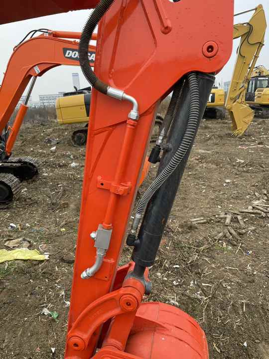 Used KUBOTA U35-5 Model Excavator Second Hand Machine Popular Brand JAPAN KUBOTA Hydraulic Machinery - Minikotró: 3 kép. Used KUBOTA U35-5 Model Excavator Second Hand Machine Popular Brand JAPAN KUBOTA Hydraulic Machinery - Minikotró: 3 kép.