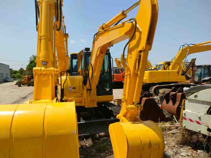 Used Komatsu PC56 Mini Excavator-Affordable,Durable,Reliable,Compact,and Efficient Construction Machinery - Kotrógép: 5 kép. Used Komatsu PC56 Mini Excavator-Affordable,Durable,Reliable,Compact,and Efficient Construction Machinery - Kotrógép: 5 kép.