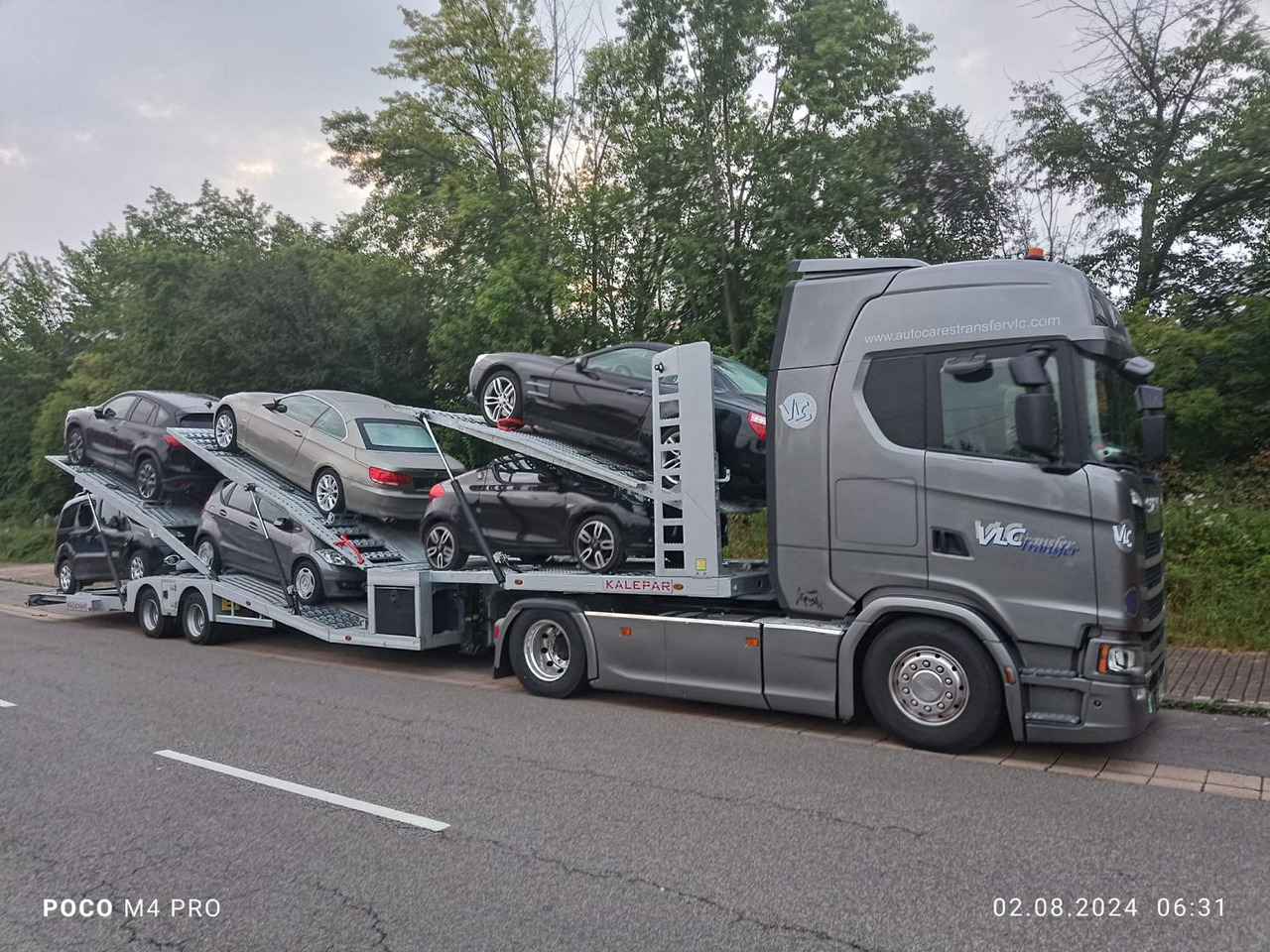 SCANIA S500 - Autószállító teherautó: 4 kép. SCANIA S500 - Autószállító teherautó: 4 kép.