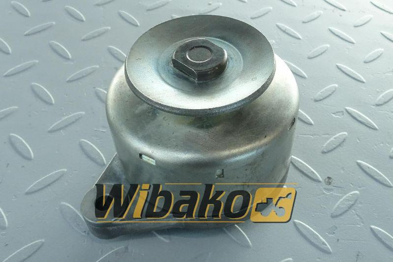 Alternator for engine Kubota D722 15531-64010 - Generátor: 1 kép. Alternator for engine Kubota D722 15531-64010 - Generátor: 1 kép.