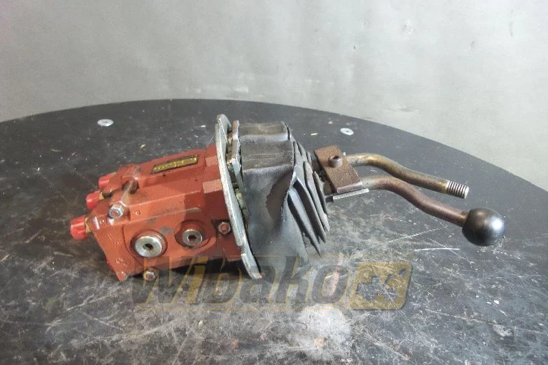 Atlas PCL402-517B - Hidraulikus szelep - Építőipari gépek: 1 kép. Atlas PCL402-517B - Hidraulikus szelep - Építőipari gépek: 1 kép.