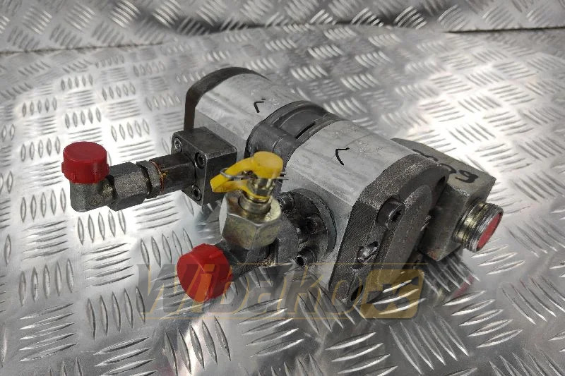 Bosch 0510565014 1517222467/1517222377 - Hidraulikus szivattyú - Építőipari gépek: 2 kép. Bosch 0510565014 1517222467/1517222377 - Hidraulikus szivattyú - Építőipari gépek: 2 kép.