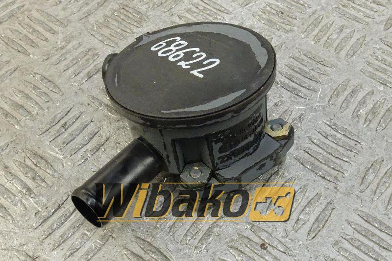 Crankcase breather Deutz 04255053 - Forgattyúsház - Építőipari gépek: 1 kép. Crankcase breather Deutz 04255053 - Forgattyúsház - Építőipari gépek: 1 kép.