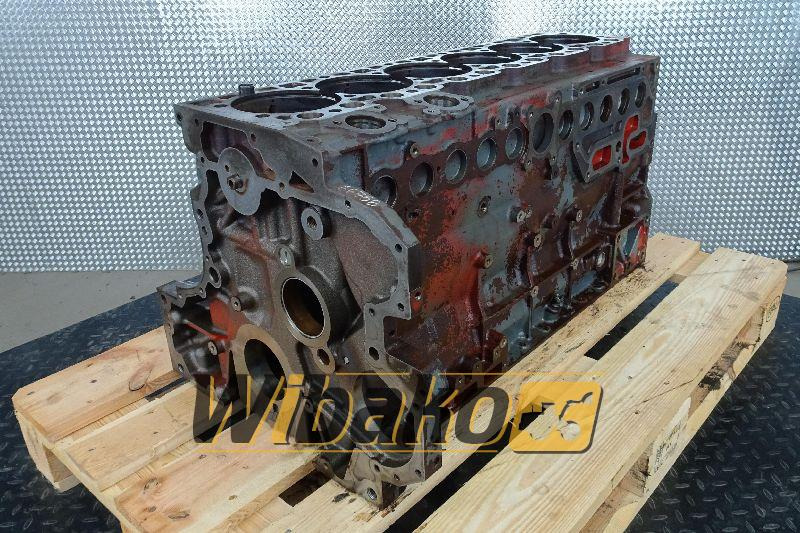 Crankcase for engine Deutz TCD2013 L06 4V 04904406 - Forgattyúsház - Építőipari gépek: 1 kép. Crankcase for engine Deutz TCD2013 L06 4V 04904406 - Forgattyúsház - Építőipari gépek: 1 kép.