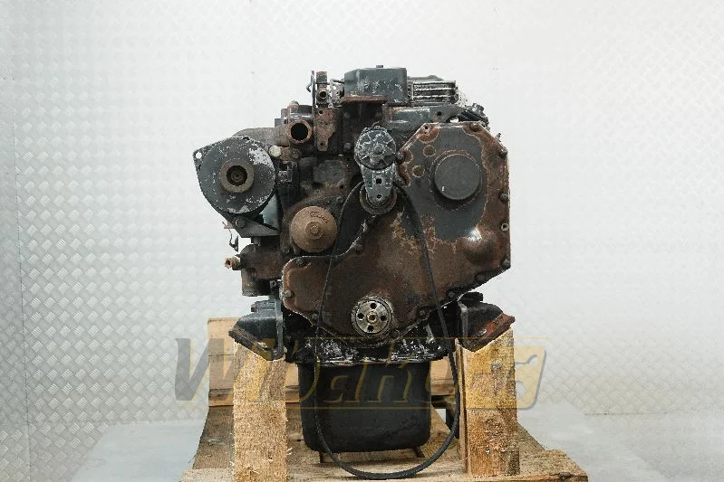Cummins 6B5.9 - Motor - Építőipari gépek: 2 kép. Cummins 6B5.9 - Motor - Építőipari gépek: 2 kép.
