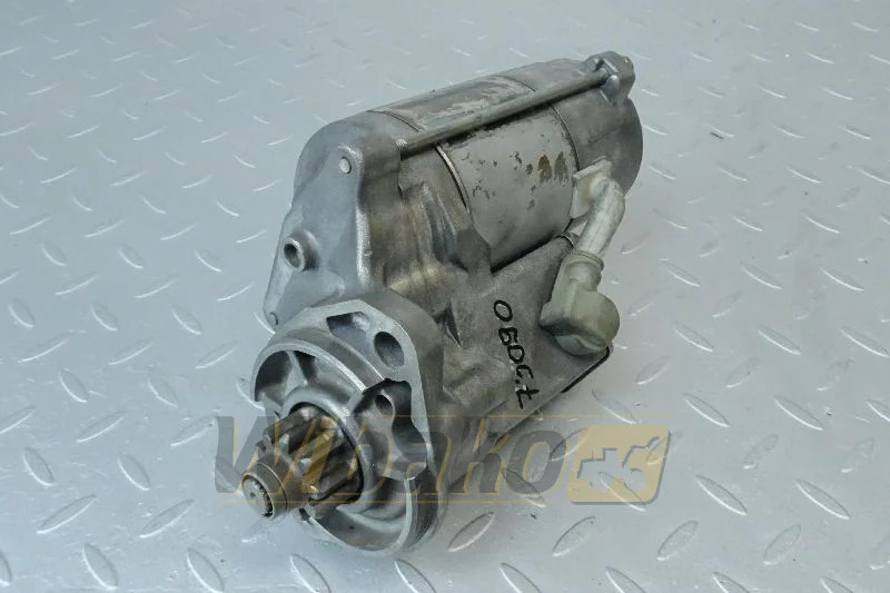 Denso 228000-4593 - Indítómotor - Építőipari gépek: 1 kép. Denso 228000-4593 - Indítómotor - Építőipari gépek: 1 kép.
