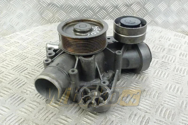 Deutz 04901740 - Vízszivattyú: 1 kép. Deutz 04901740 - Vízszivattyú: 1 kép.
