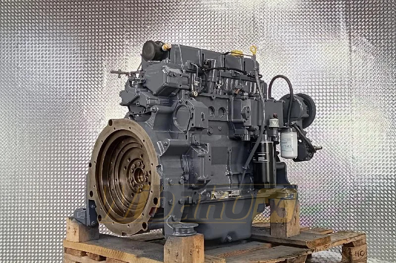 Deutz BF4M1013 - Motor - Építőipari gépek: 1 kép. Deutz BF4M1013 - Motor - Építőipari gépek: 1 kép.
