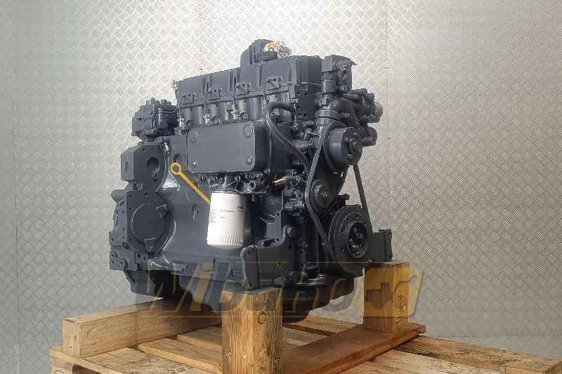 Deutz BF4M2012 - Motor - Építőipari gépek: 3 kép. Deutz BF4M2012 - Motor - Építőipari gépek: 3 kép.