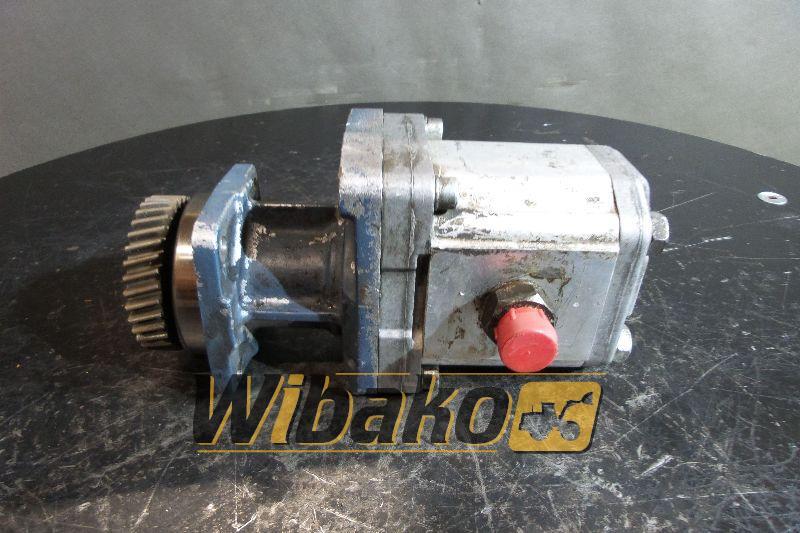 Gear pump Lamborghini MLPS/G/220/C 05/10/00 - Hidraulikus szivattyú - Építőipari gépek: 1 kép. Gear pump Lamborghini MLPS/G/220/C 05/10/00 - Hidraulikus szivattyú - Építőipari gépek: 1 kép.