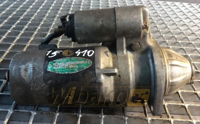 Hitachi 5-81100-111-1 - Indítómotor - Építőipari gépek: 1 kép. Hitachi 5-81100-111-1 - Indítómotor - Építőipari gépek: 1 kép.