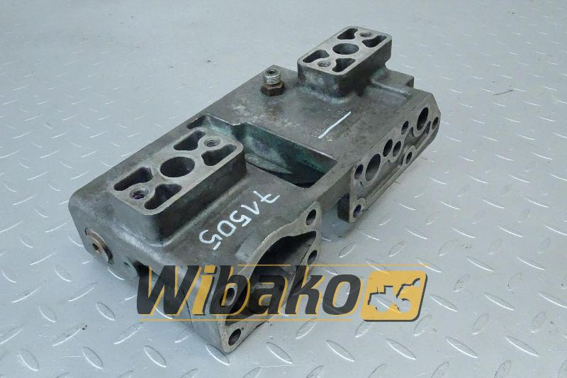 Oil filter bracket for engine Cummins M11 3406754 - Olajszűrő - Építőipari gépek: 1 kép. Oil filter bracket for engine Cummins M11 3406754 - Olajszűrő - Építőipari gépek: 1 kép.