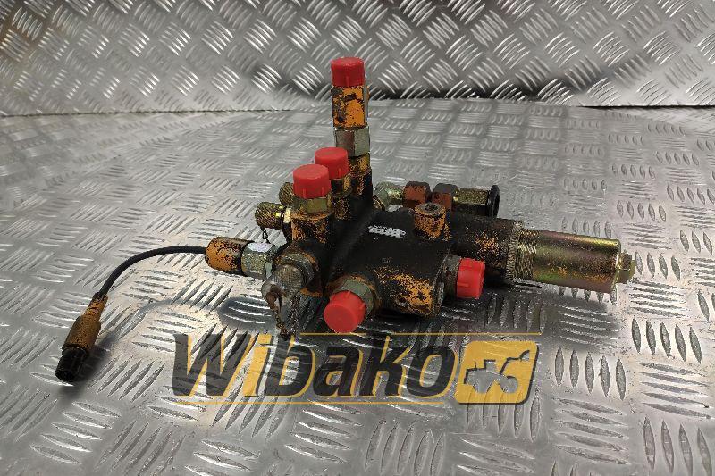 Valves set Wabco 4773970170 2993 - Hidraulikus szelep - Építőipari gépek: 1 kép. Valves set Wabco 4773970170 2993 - Hidraulikus szelep - Építőipari gépek: 1 kép.