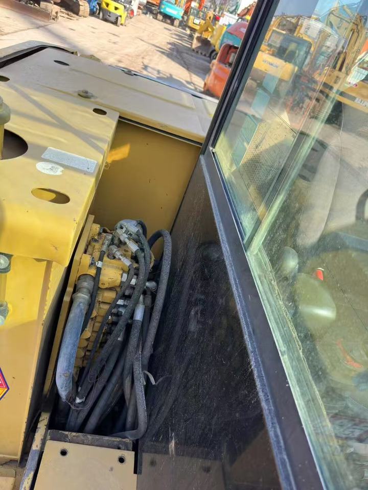 Lánctalpas kotró CATERPILLAR 306E: 8 kép.