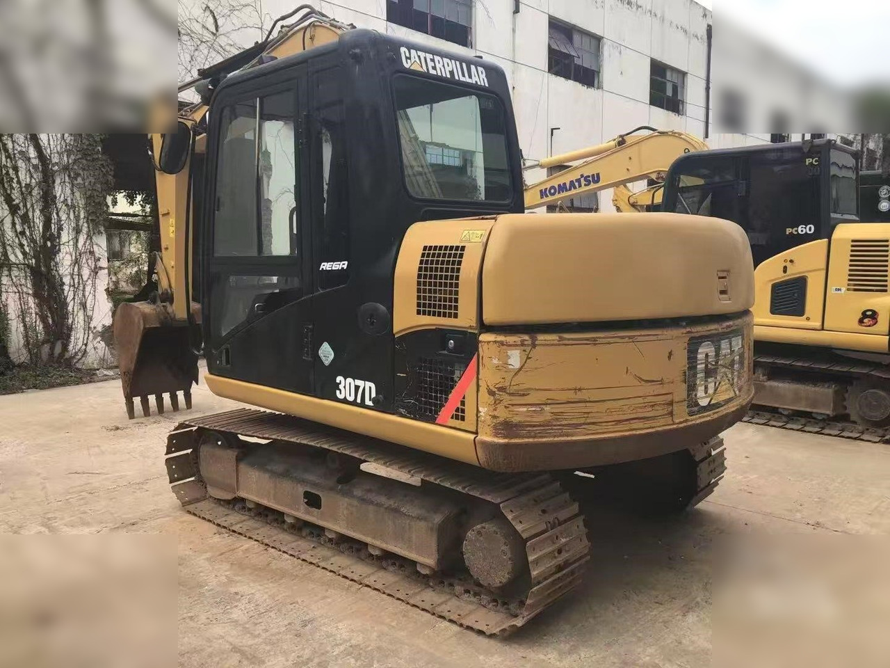 CATERPILLAR 307D - Lánctalpas kotró: 1 kép. CATERPILLAR 307D - Lánctalpas kotró: 1 kép.