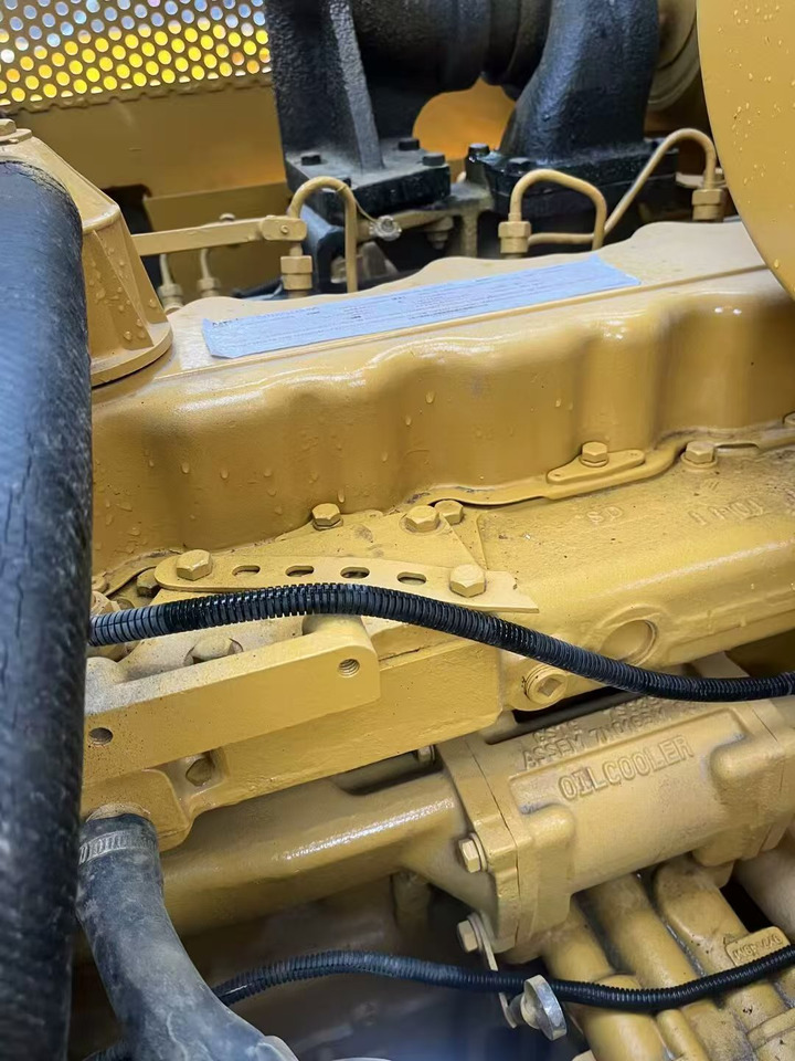 CATERPILLAR D6G - Buldózer: 5 kép. CATERPILLAR D6G - Buldózer: 5 kép.