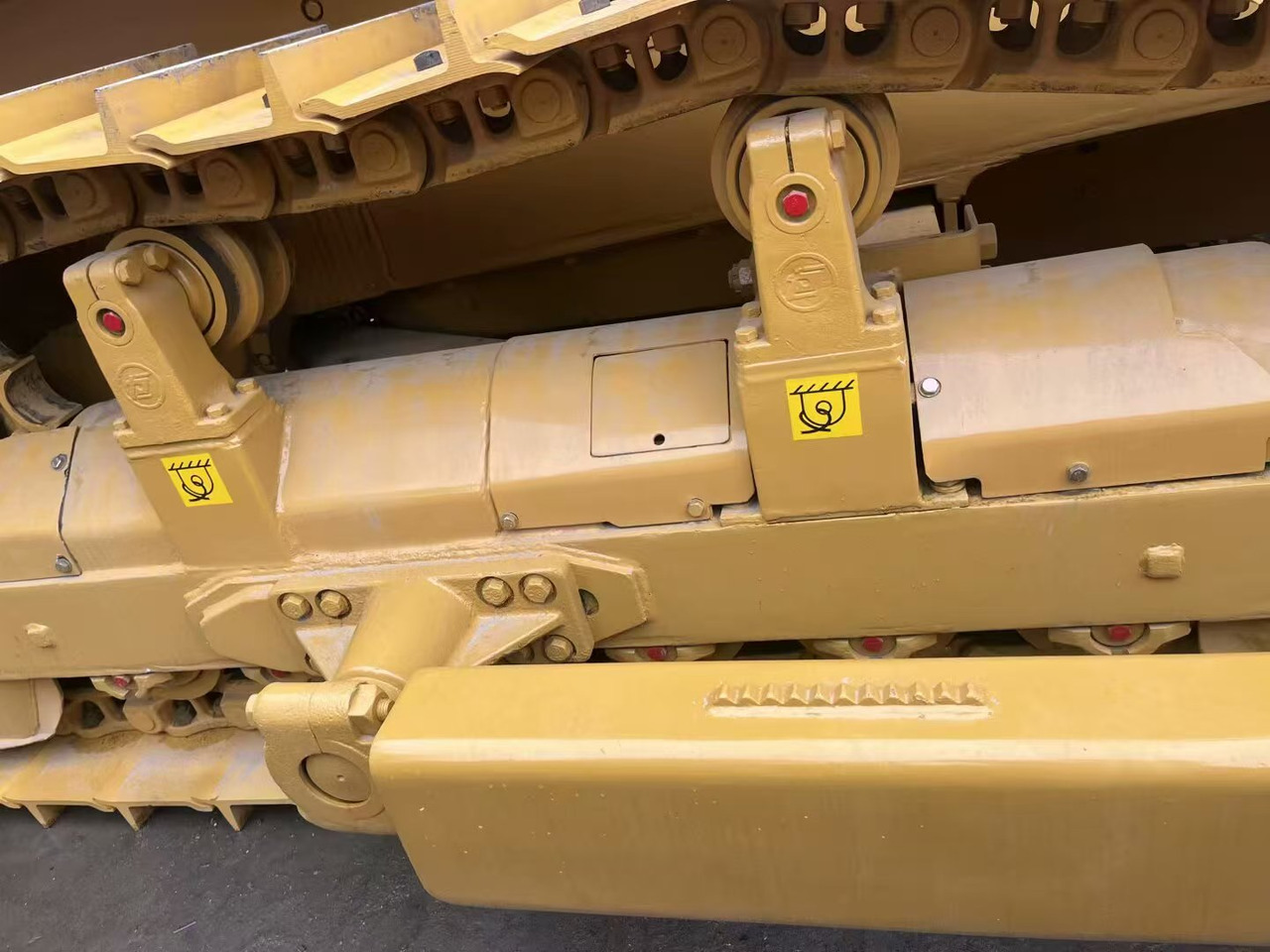 Buldózer CATERPILLAR D6G: 16 kép.