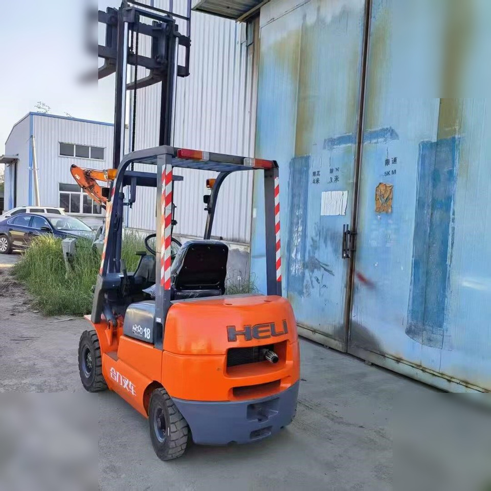 HELI FG18G - Dízel targonca: 1 kép. HELI FG18G - Dízel targonca: 1 kép.