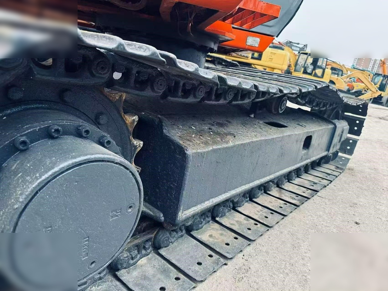 Lánctalpas kotró HITACHI EX60-5: 7 kép.