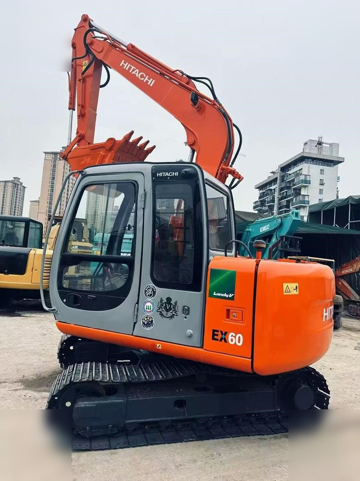 Lánctalpas kotró HITACHI EX60-5: 14 kép.